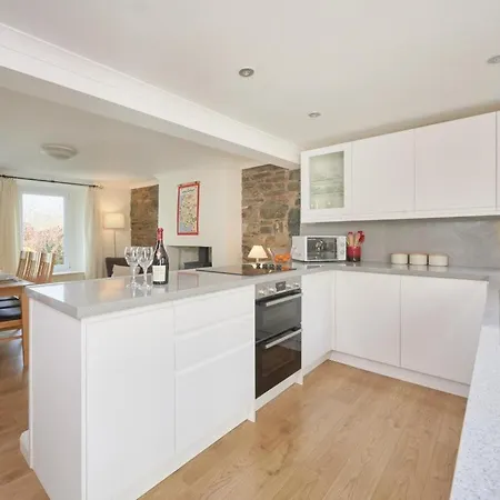 Vakantiehuis 4 Bed In Sz533 *