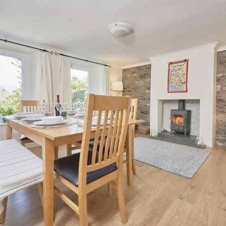 4 Bed In Sz533 Vakantiehuis *